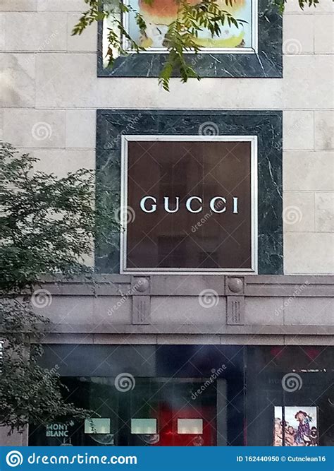 gucci chicago michigan avenue